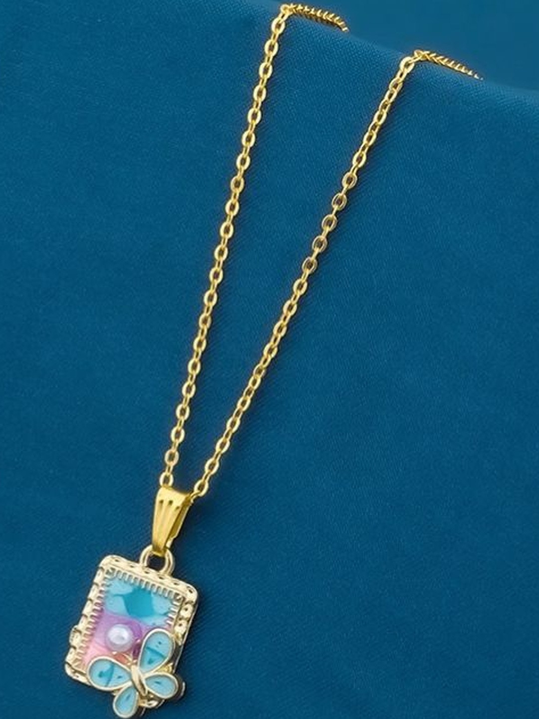 DressBerry Brass Stylish And Elegant Necklace