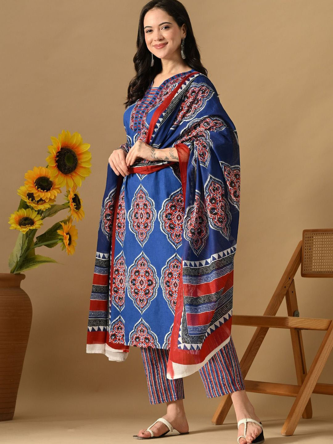 KAMODIAZ Ethnic Motifs Printed Round Neck Pure Cotton Kurta With Trousers & Dupatta
