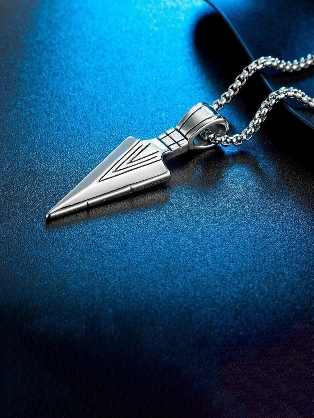 PASU FASHION Unisex Set Of 2 Stainless Steel Triangular Pendants With Chains
