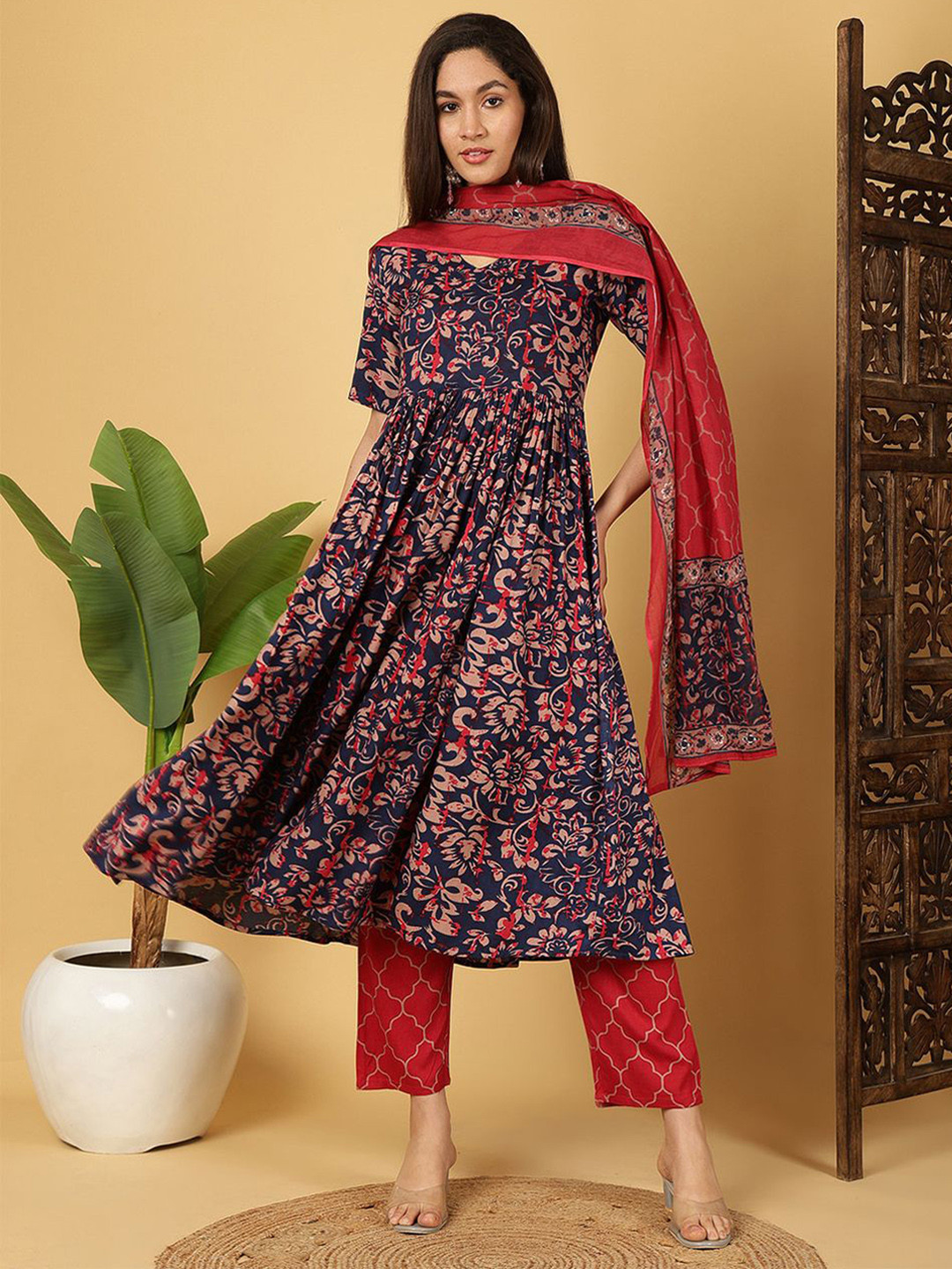 ARADHNA Floral Printed V-Neck Anarkali Kurta With Trousers & Dupatta