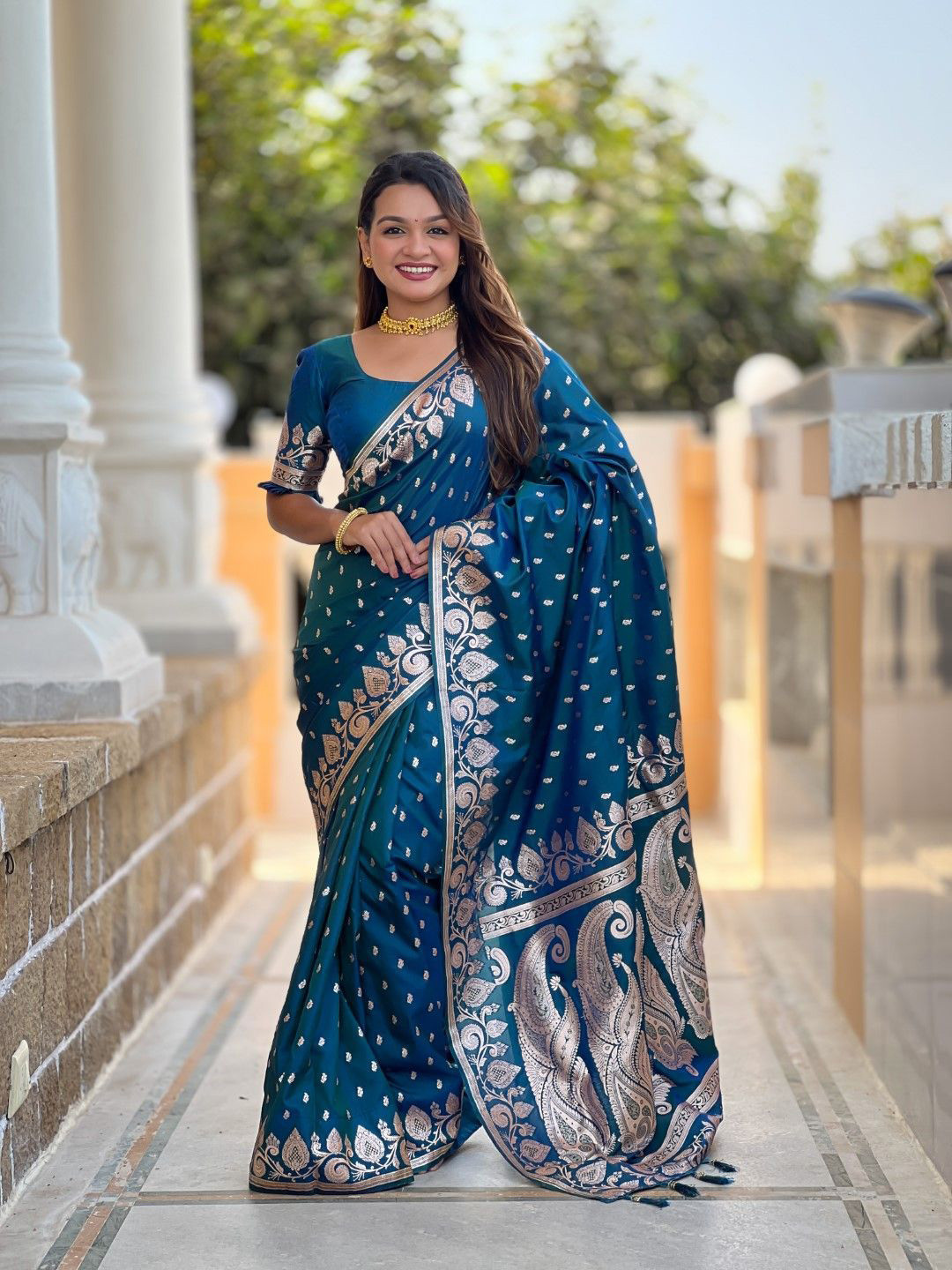 High Five Tex Paisley Zari Art Silk Banarasi Saree