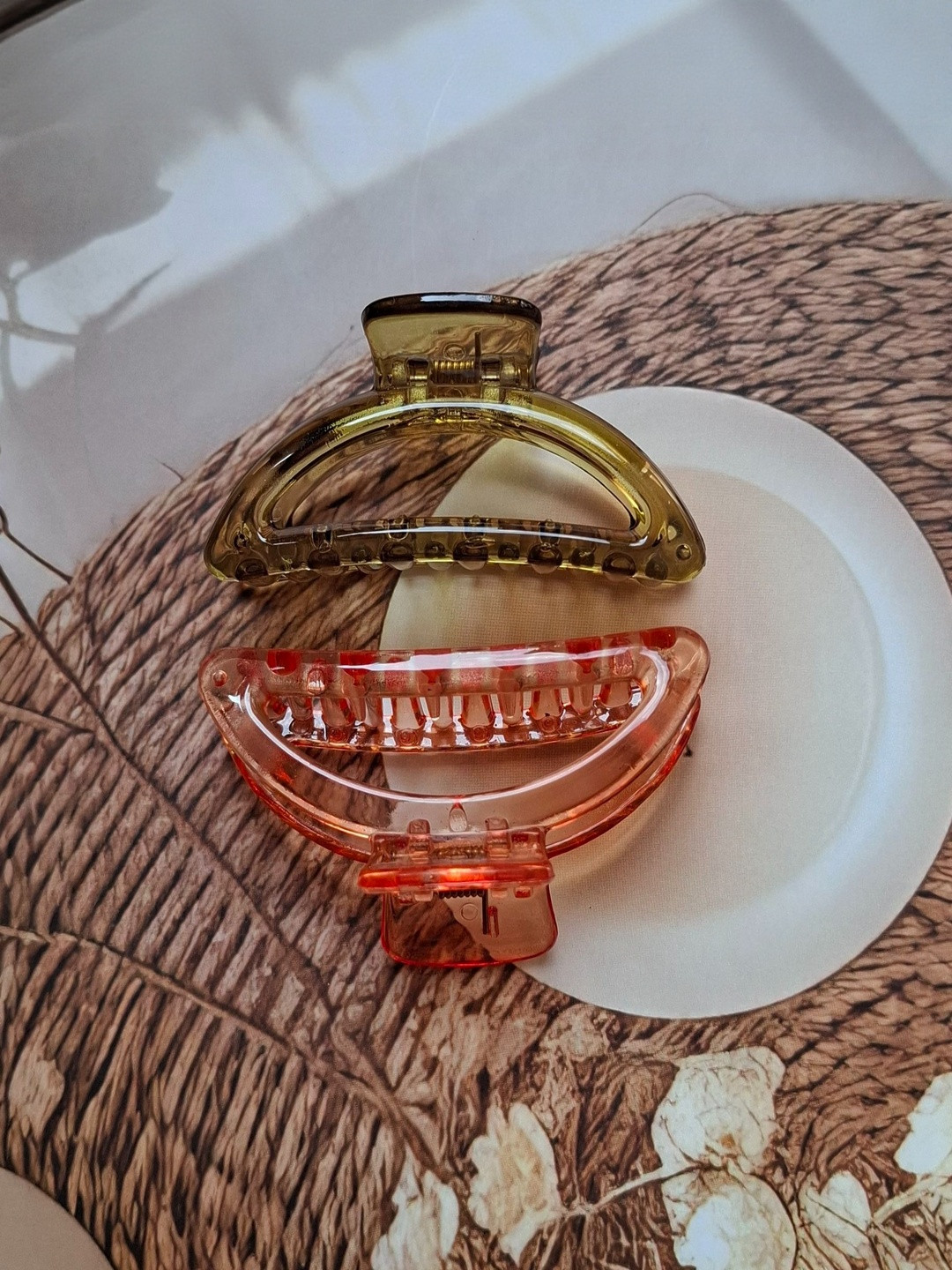 DIVASTRI Set of 2 Transparent Plastic Glossy Finish D-shape Hair Claw Clips