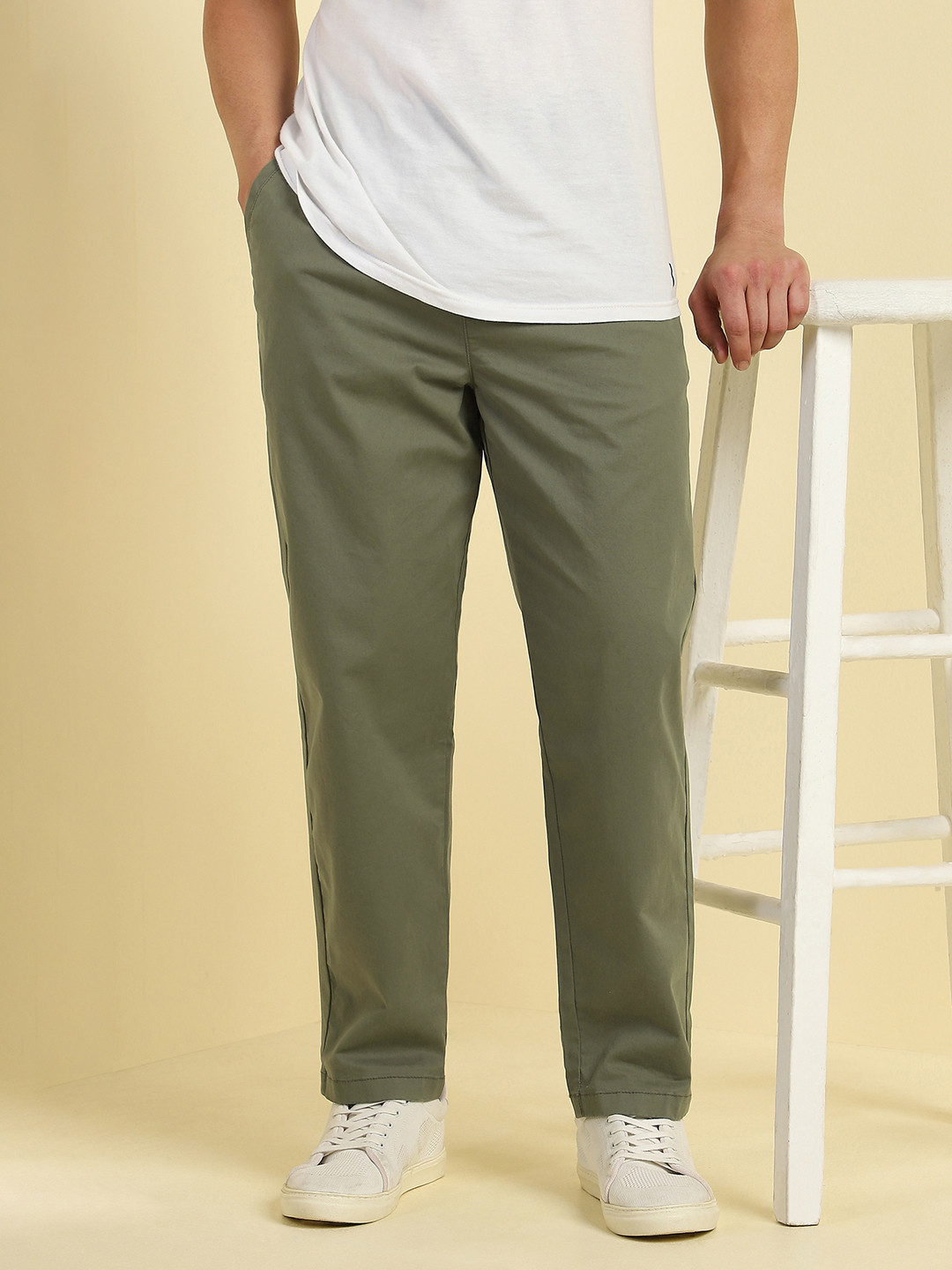 Allen Solly Men Mid-Rise Twill Weave Regular Fit Chinos