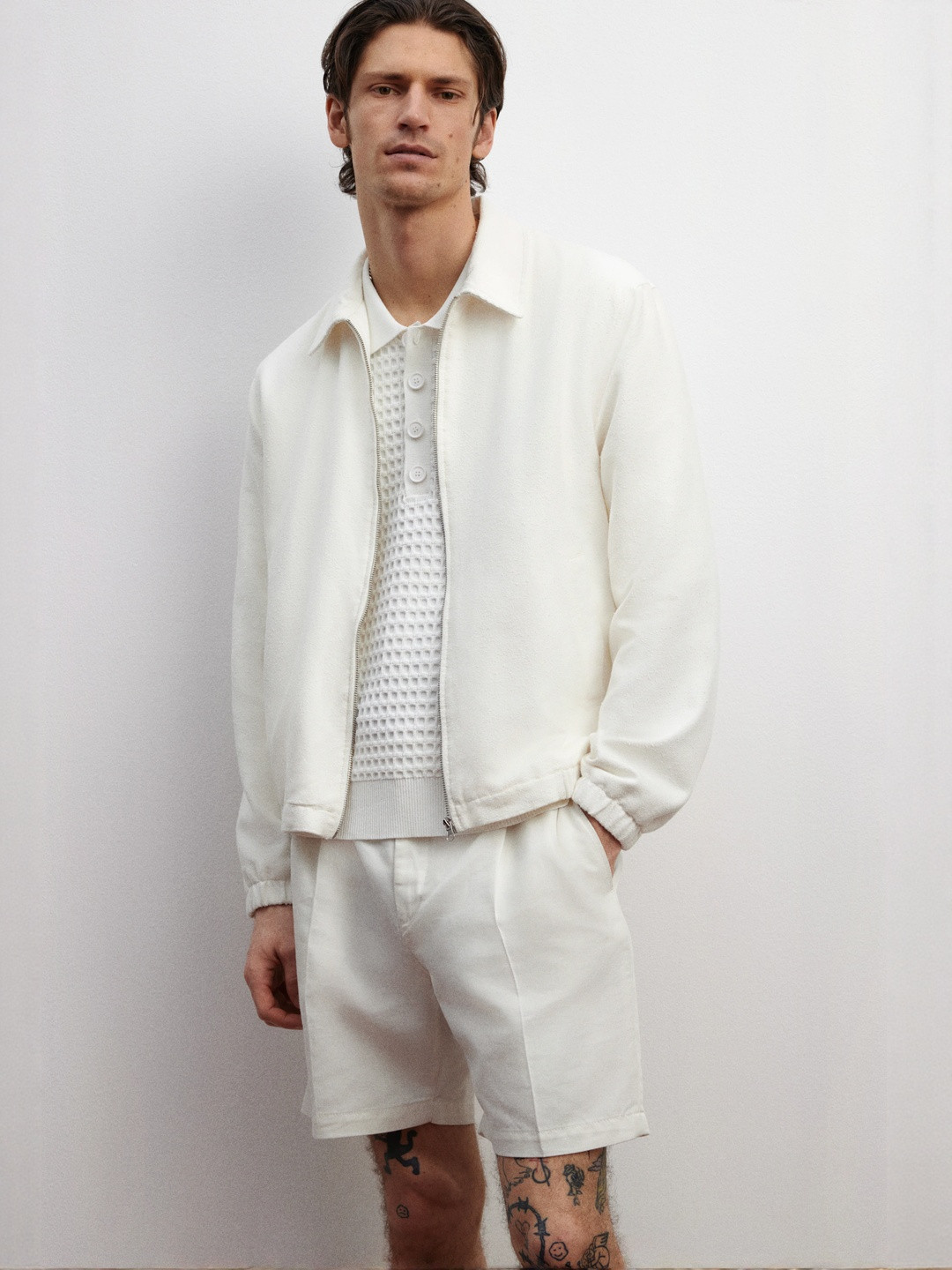 H&M Men Regular Fit Crease-Leg Shorts 1261052001-White