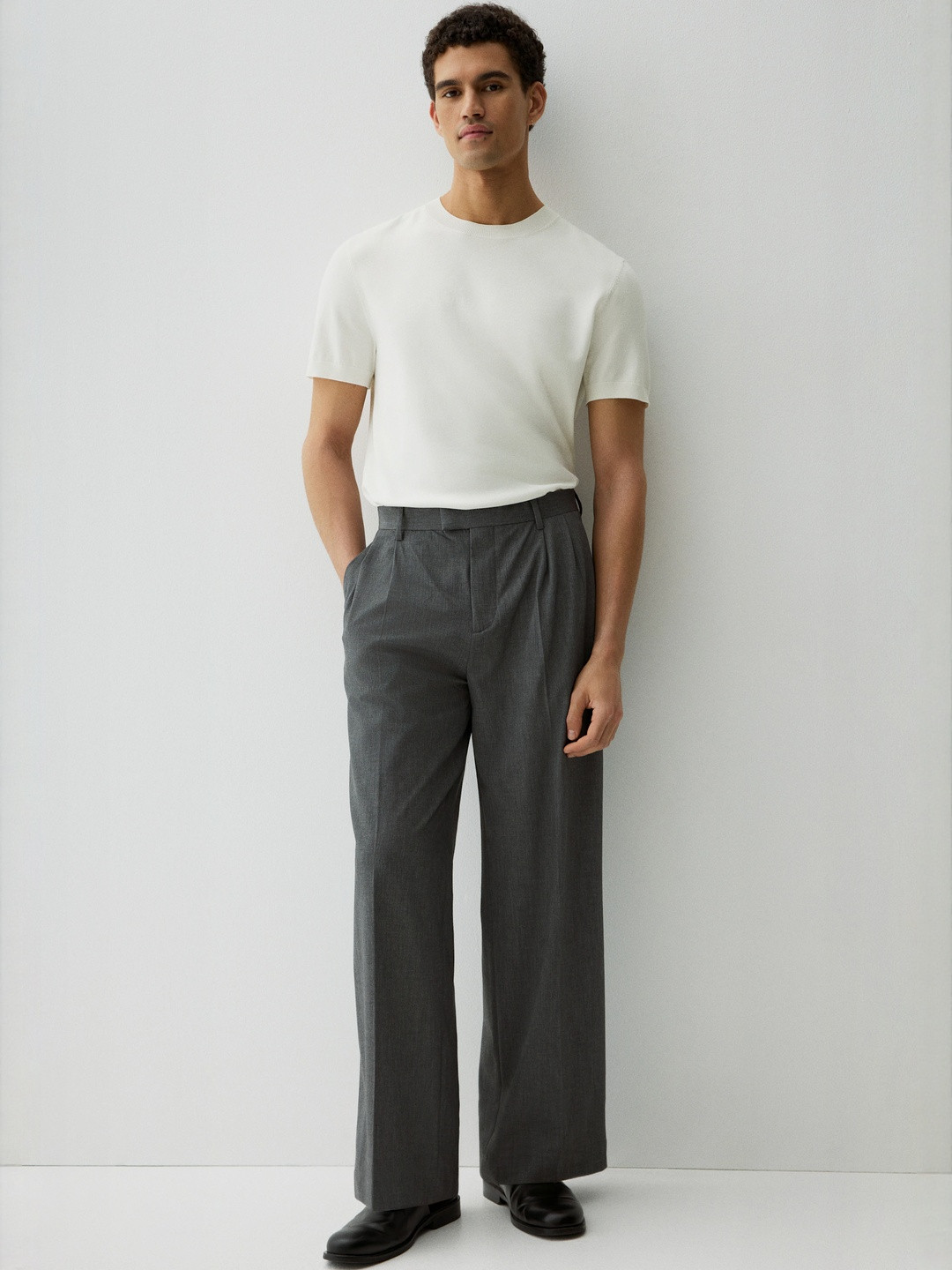 H&M Slim Fit Fine-Knit T-Shirt