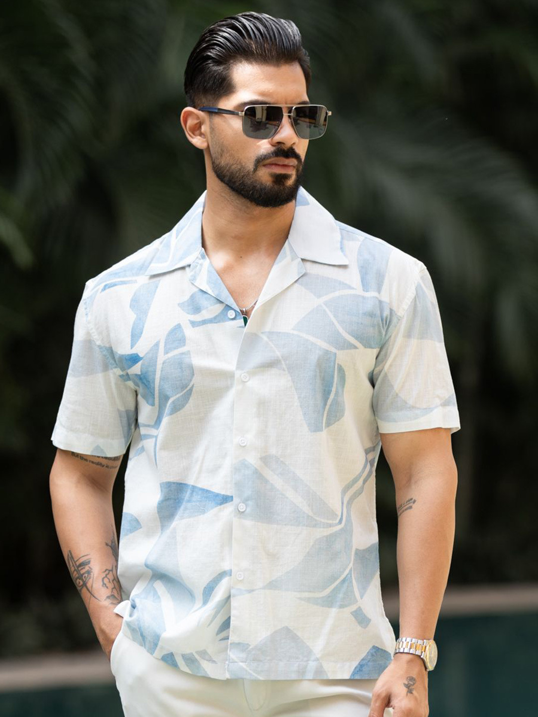 Urban Scissors Men Comfort Fit Abstract Printed Spread Collar Casual Shirt