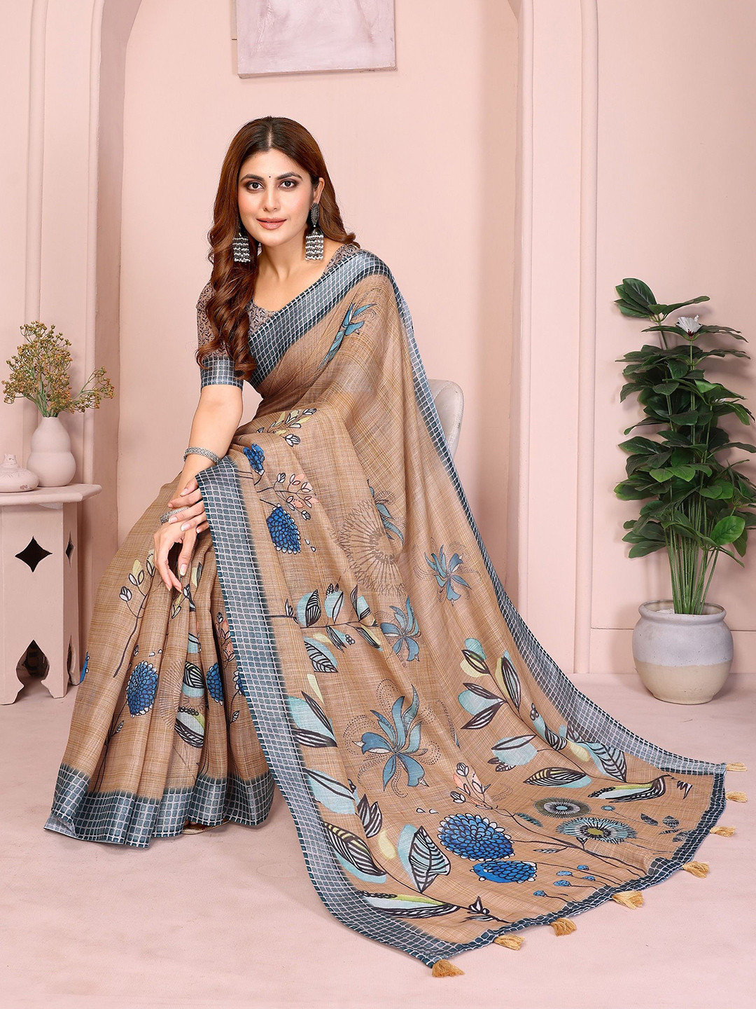 SYMVI Floral Printed Checked Border Kota Saree