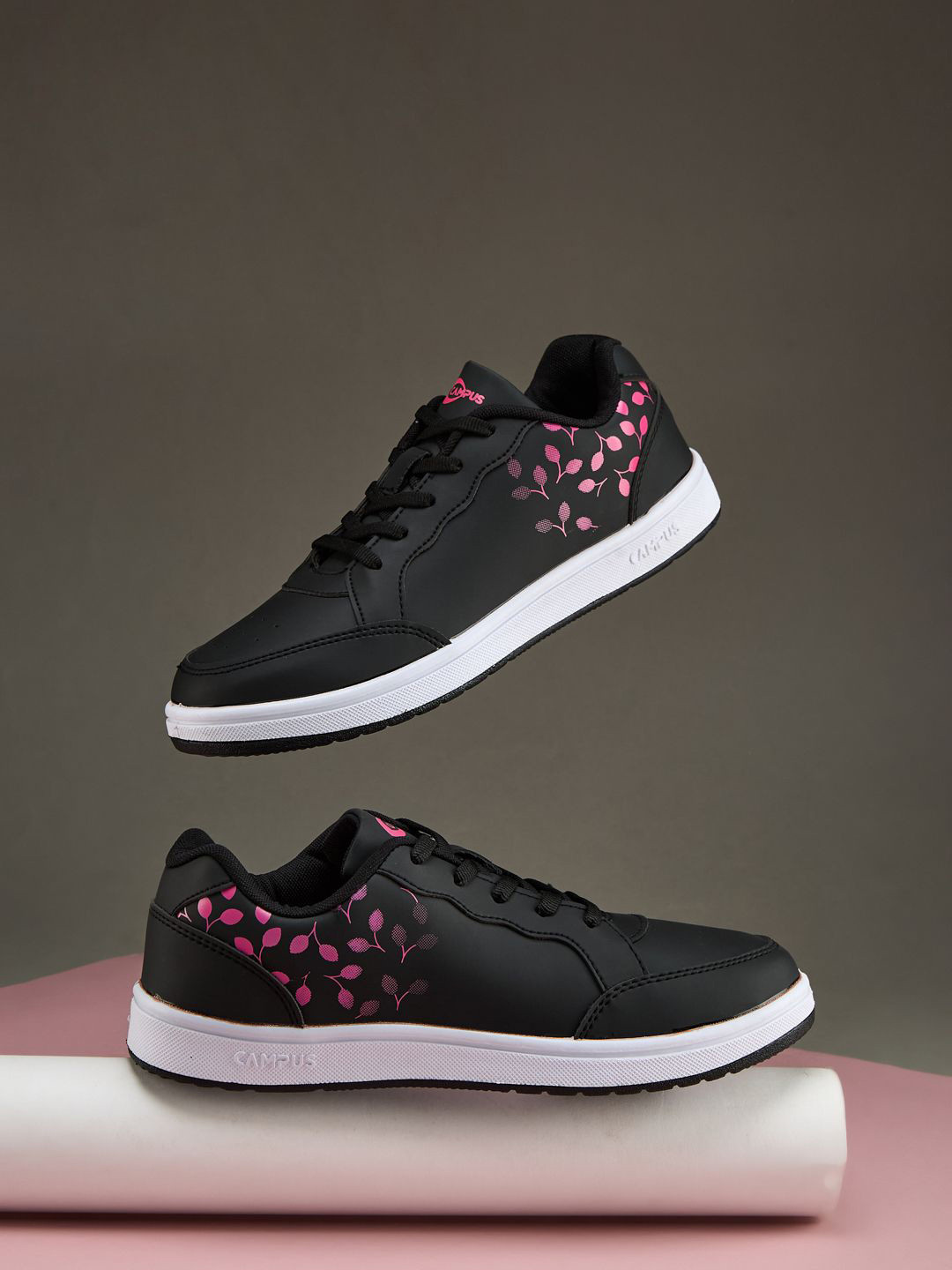 Campus OGL-D2 Women Printed Round Toe Sneakers