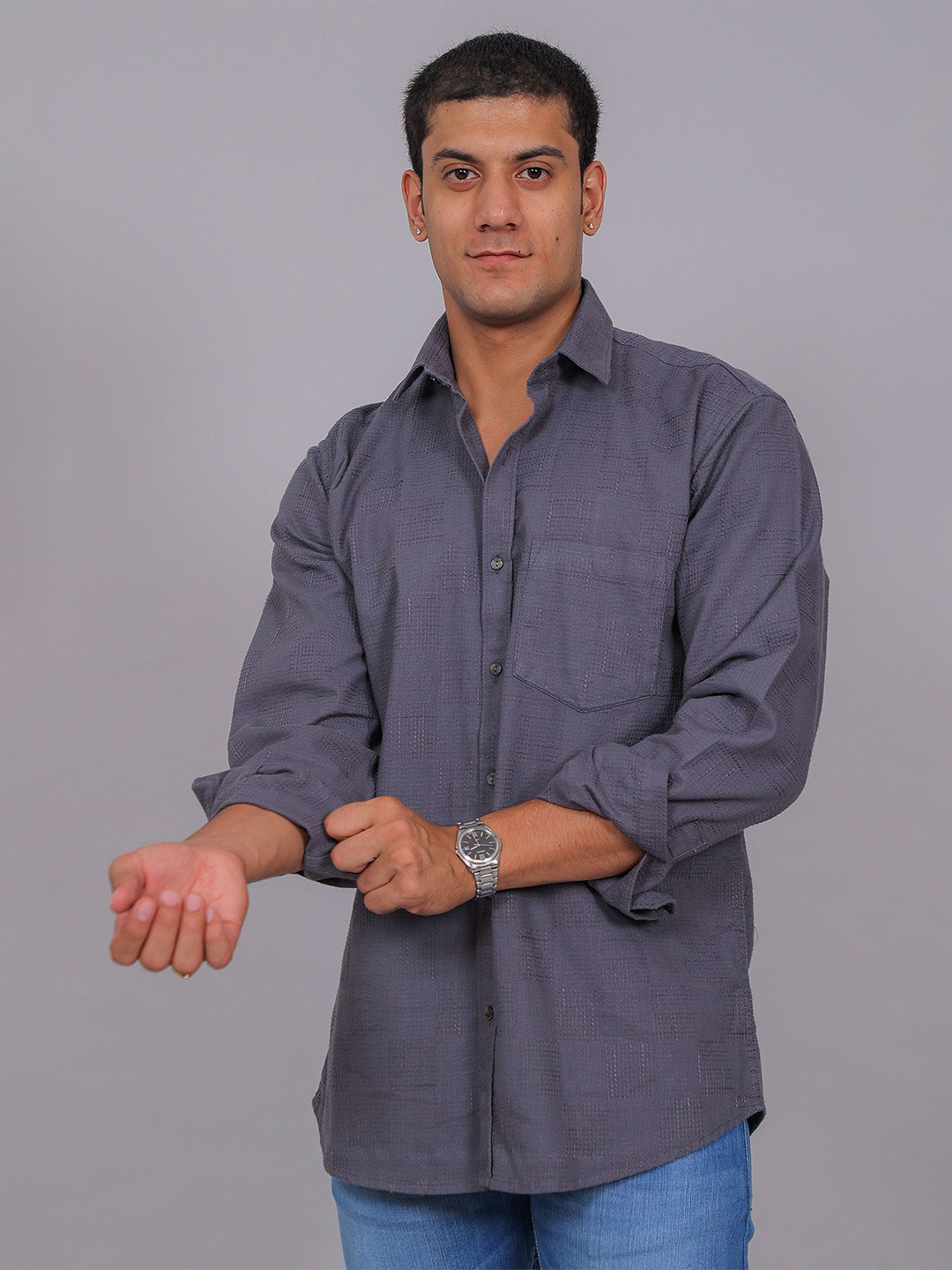 BLUEBIRD Textured Spread Collar Sharp Roll-Up Sleeves Cotton Shirt