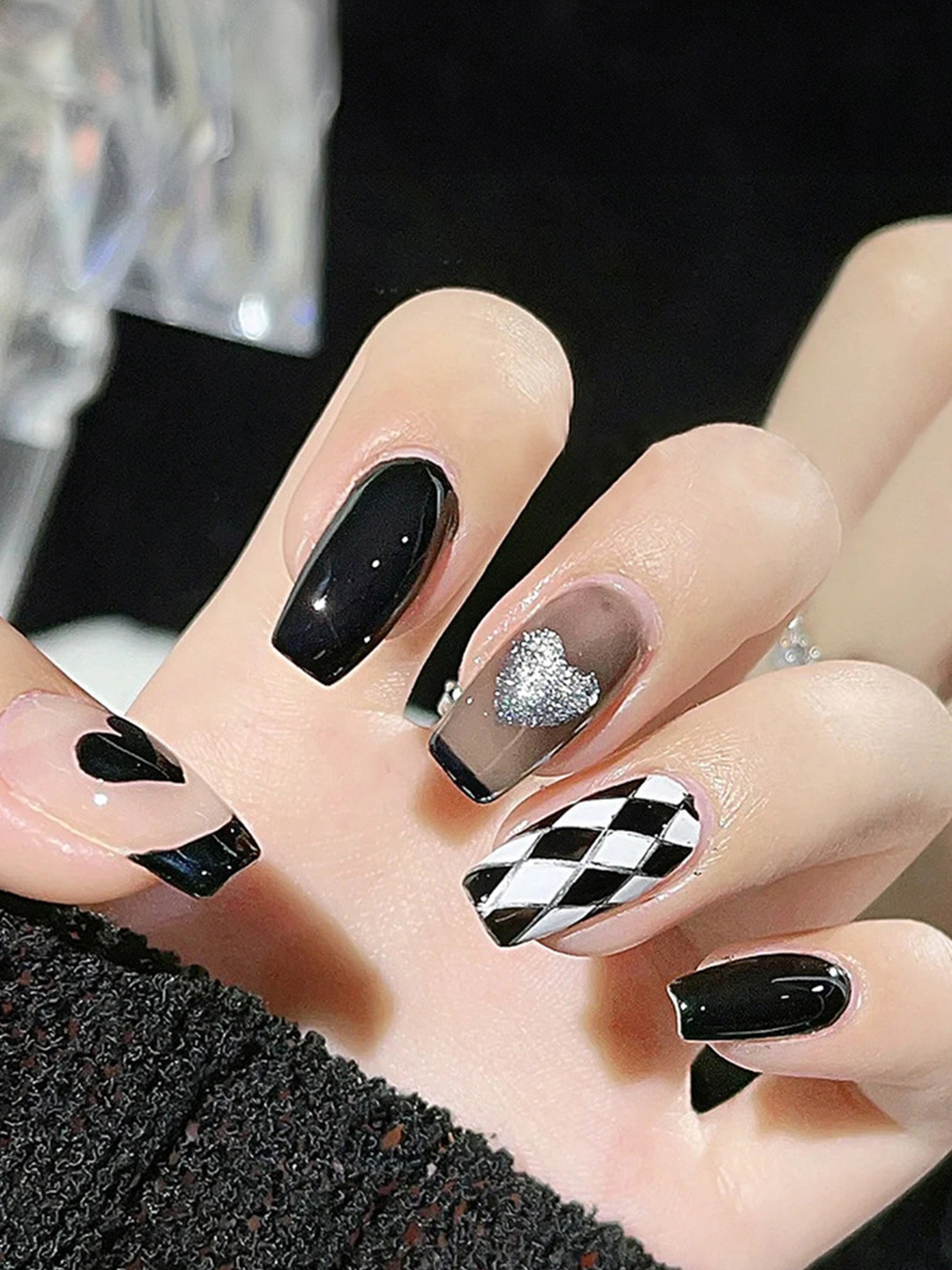 The Pink Truck Set Of 24 Artificial Reusable Nails In Checkered Love Design With Glue