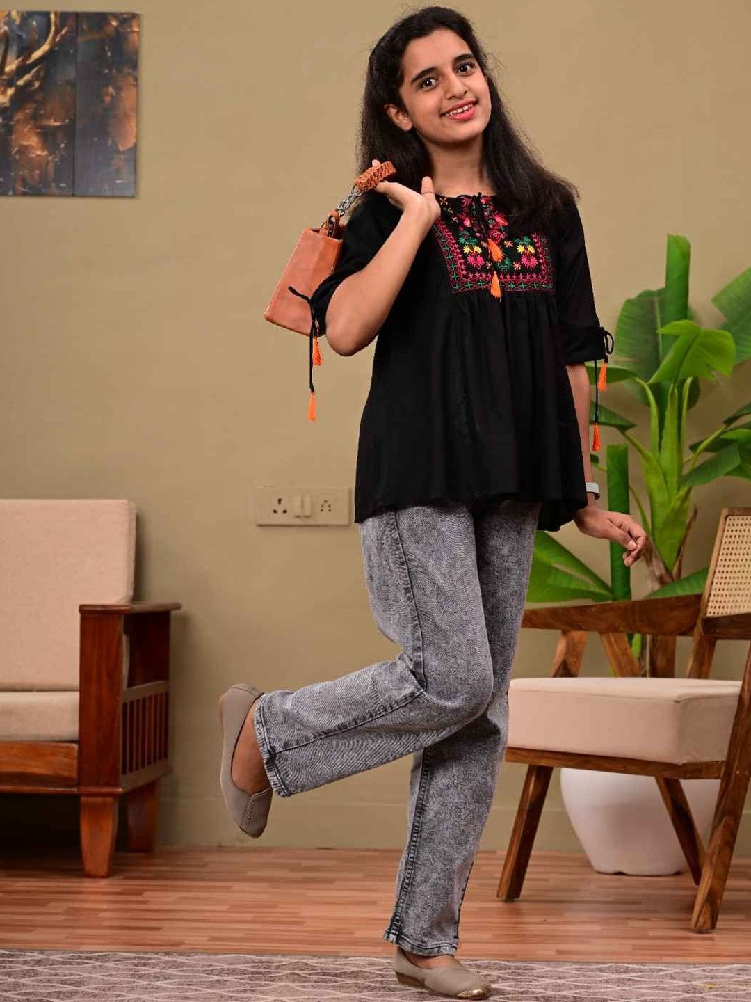 DMP EXPORT Girls Black Handloom Thread Work Kurta