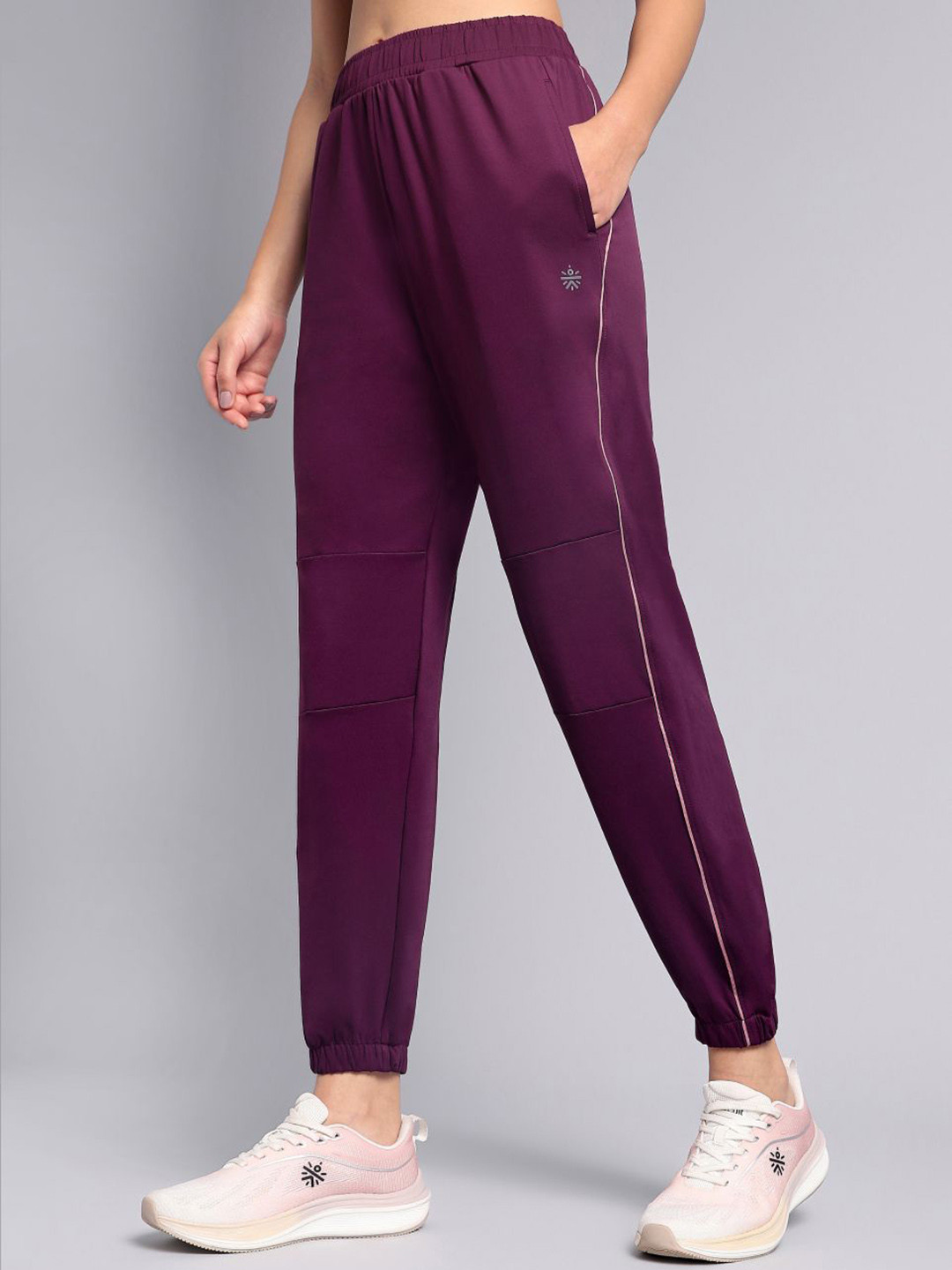 CULT Women Wine Run Forward Joggers