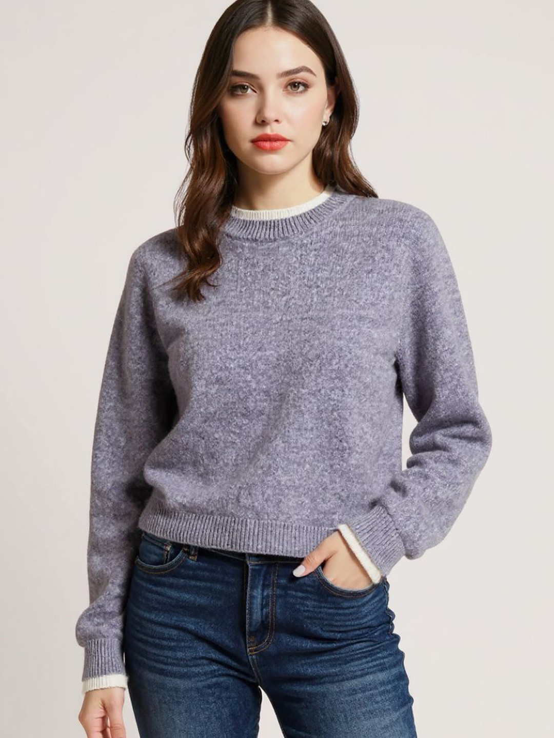 bebe Women Colourblocked Rond Neck Sweaters