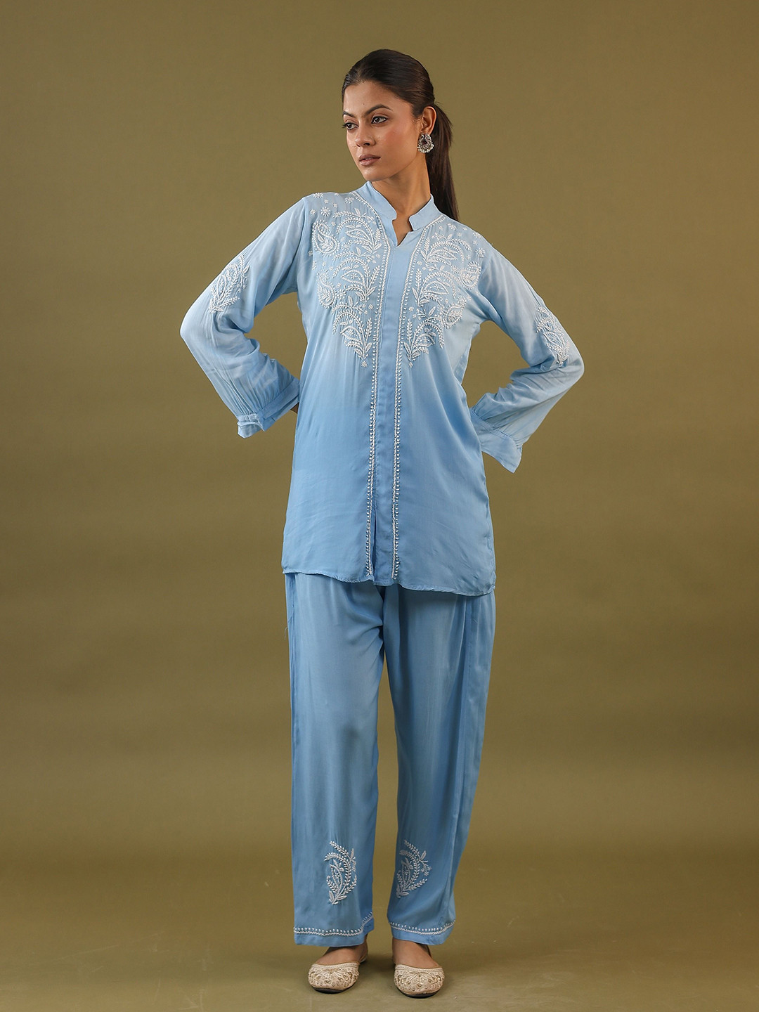 Janaki Apparels Women Mandarin Collar Thread Work Kurta