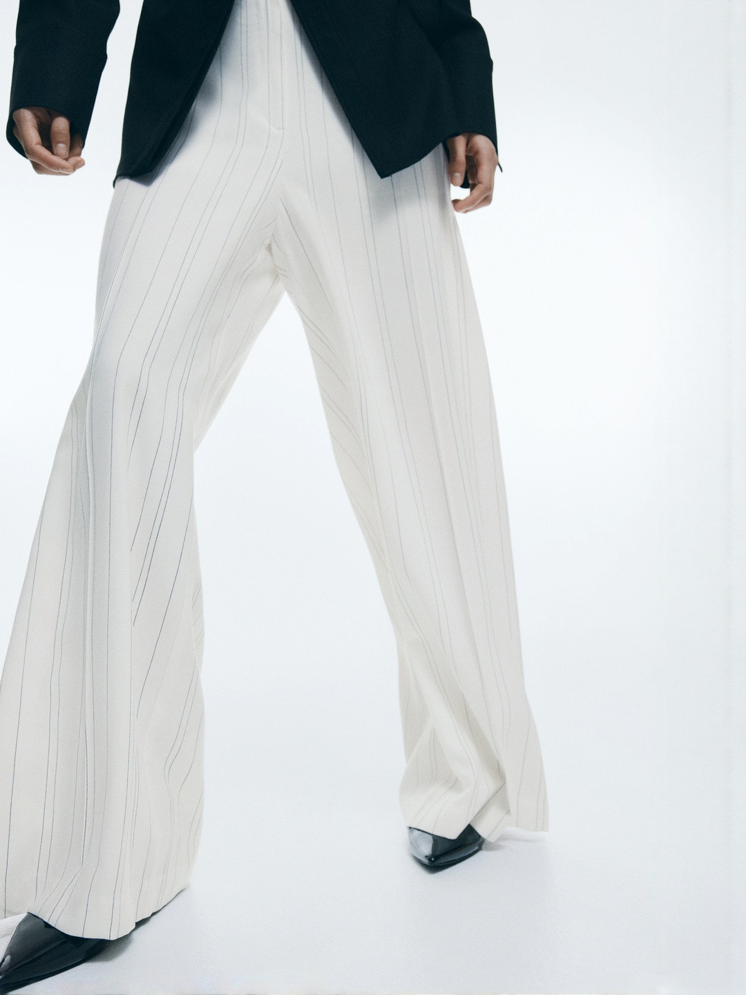 H&M Men Mid-Rise Wide trousers