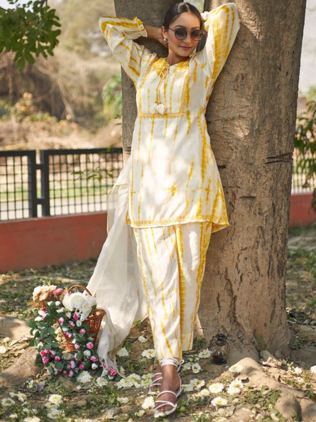 Undyed Women Hand Tiedye Print With Chikankari Embroidery Round-Neck Tunic With Trousers