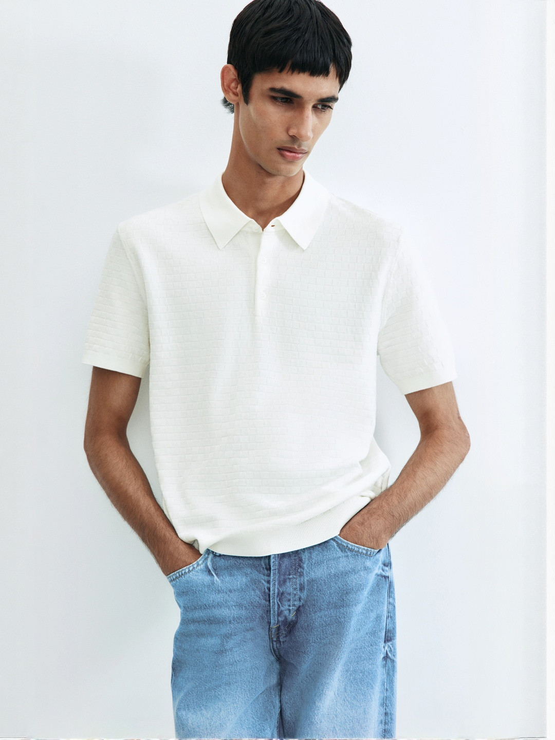 H&M Men Textured Slim Fit Polo Collar Tshirts