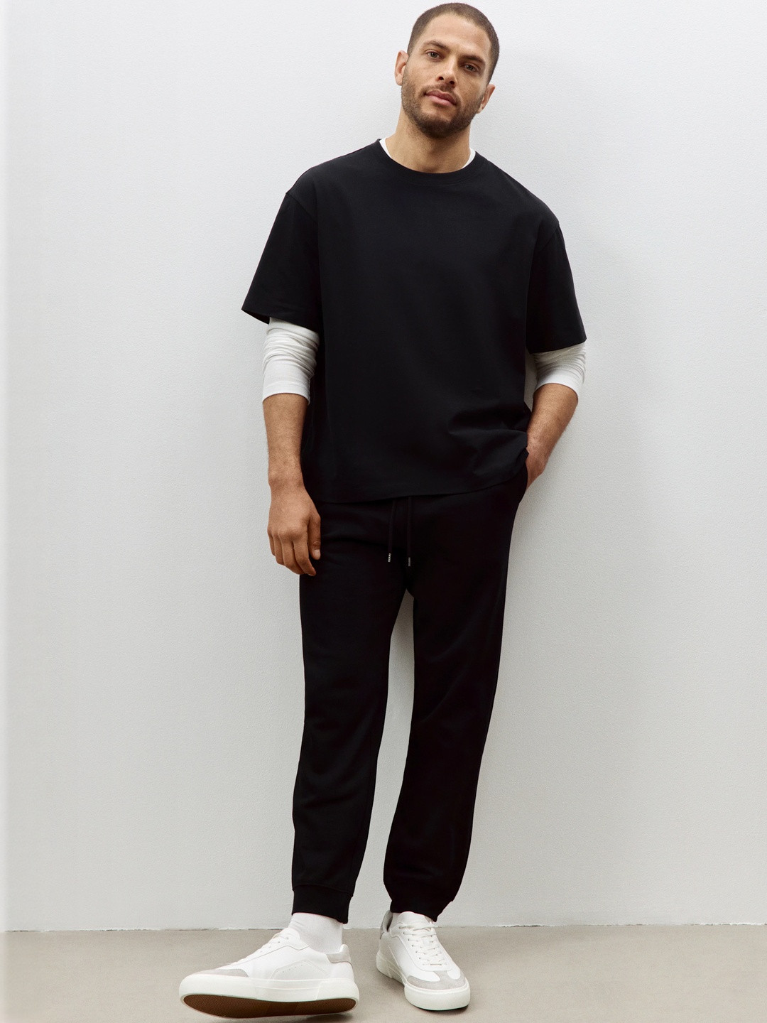 H&M Men Black Regular Fit Joggers