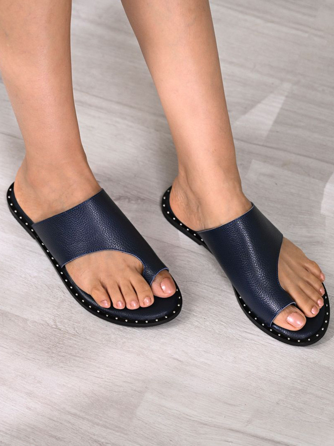 Zanzibar Living Women One Toe Flats