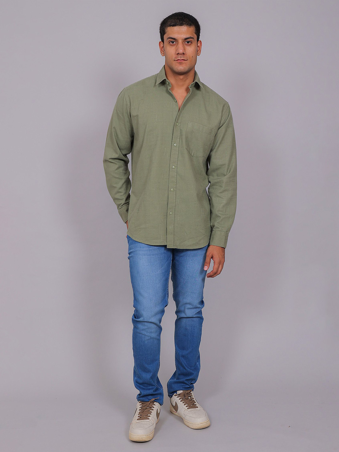 BLUEBIRD Men Sharp Relaxed Fit Textured Spread Collar Cotton Casual Shirt