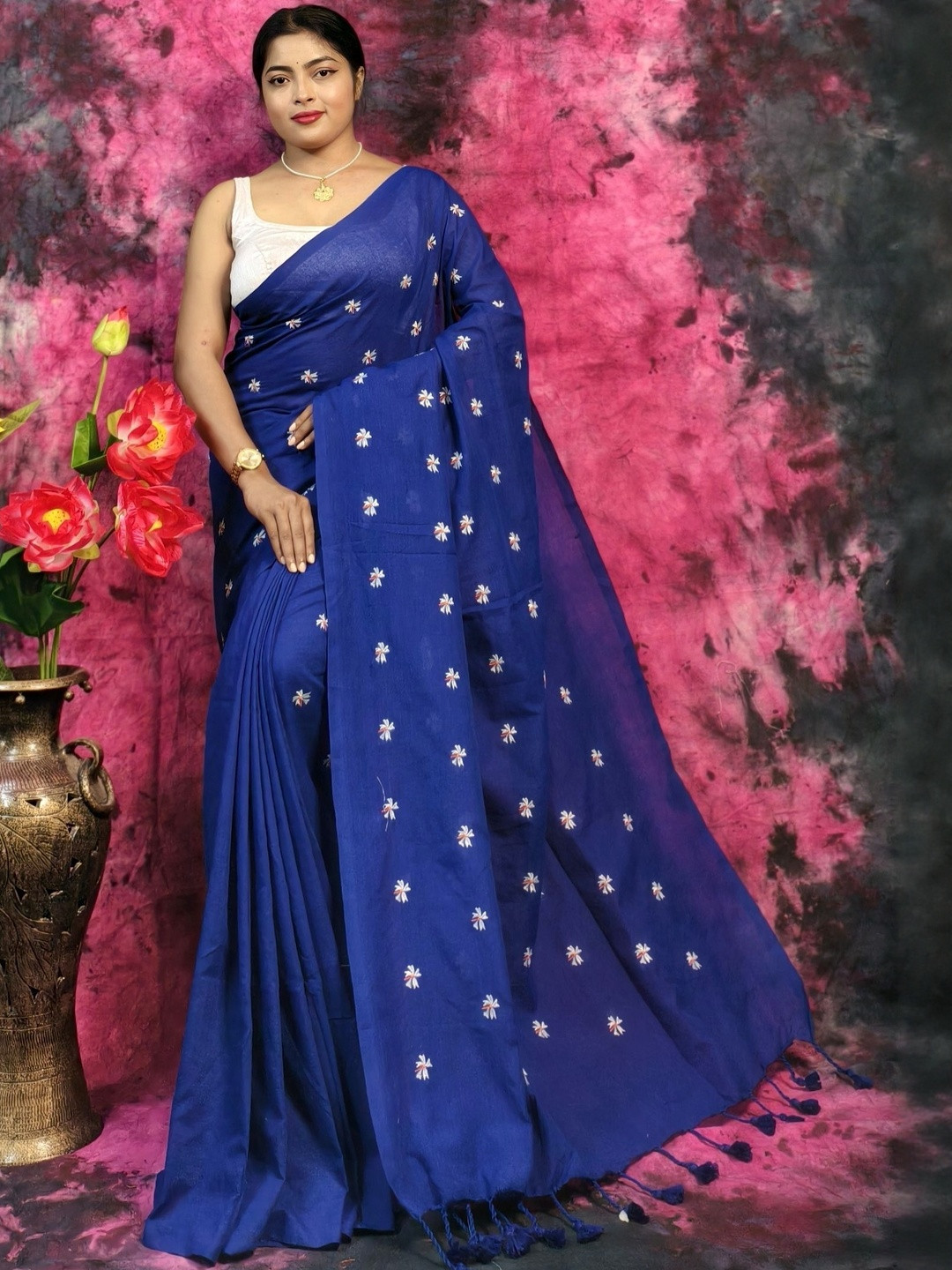 RIDDHIMAN FASHION Floral Embroidered Art Silk Handloom Paithani Saree