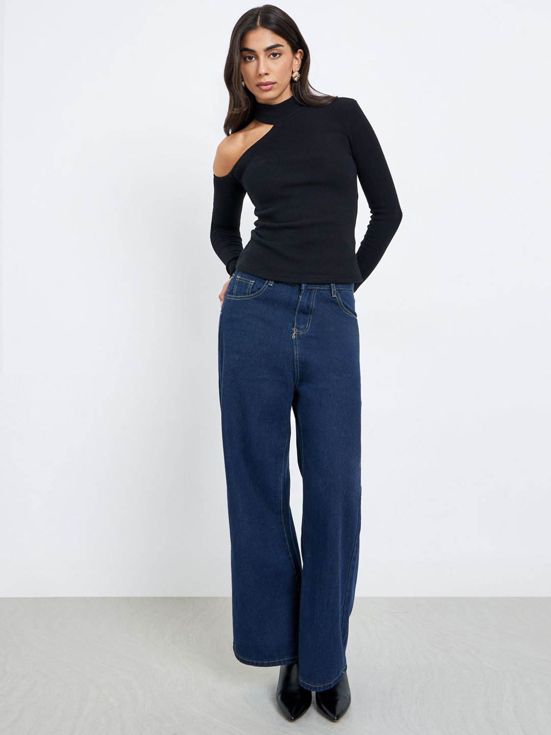 Styli Women Cutout Detail Ribbed Fitted Top