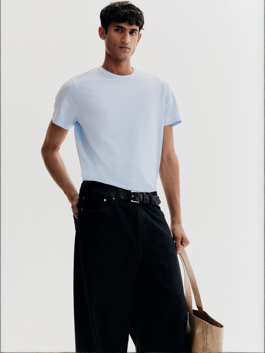 H&M Slim Fit Round-Necked T-Shirt