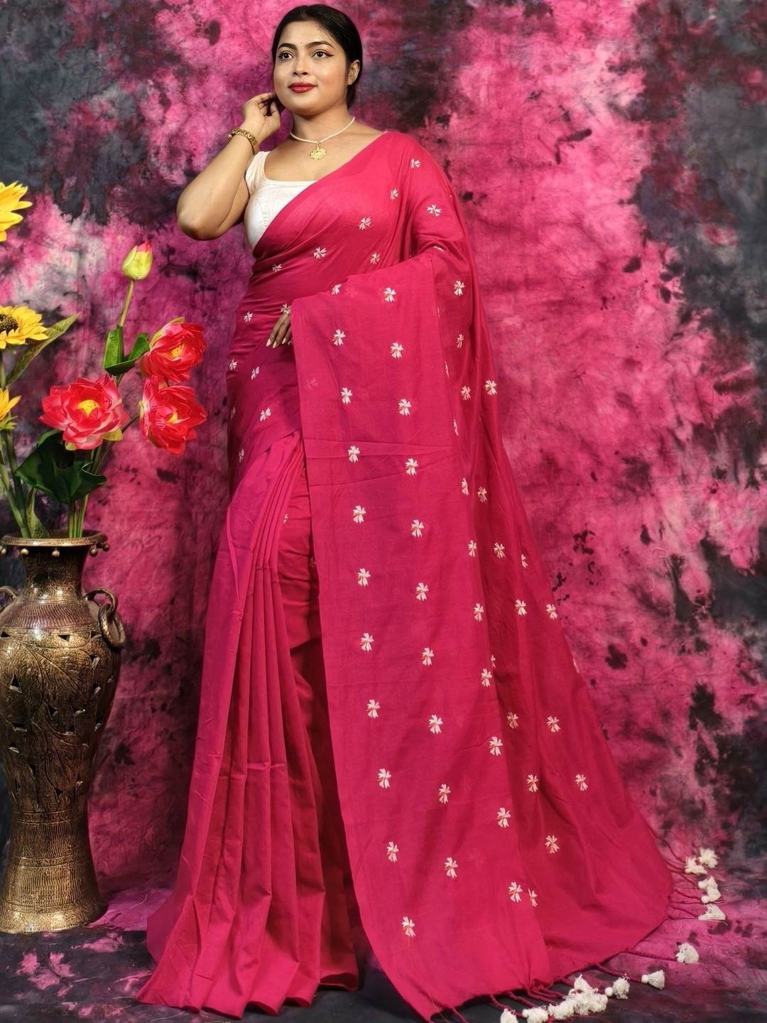 RIDDHIMAN FASHION Floral Printed Paithani Saree With Unstiched Blouse