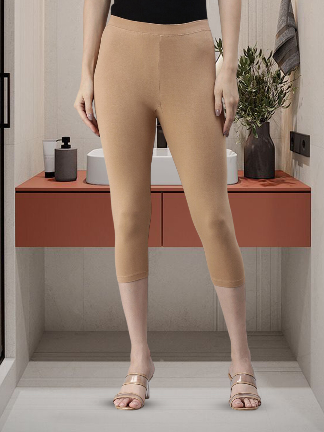 Kryptic Mid-Rise Cotton Capri Leggings