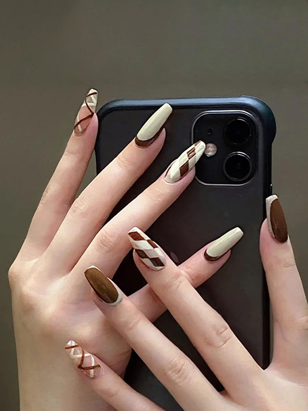 The Pink Truck Set Of 24 Reusable Artificial Nails - Majenta