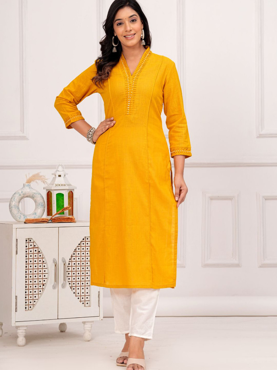 Tushti Women Solid Beads and Stones Woven Cotton Straight Daily Kurta