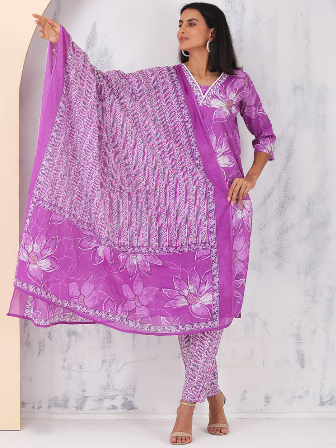 Sold For Style Floral Printed V-Neck Pure Cotton Kurta With Trousers & Dupatta