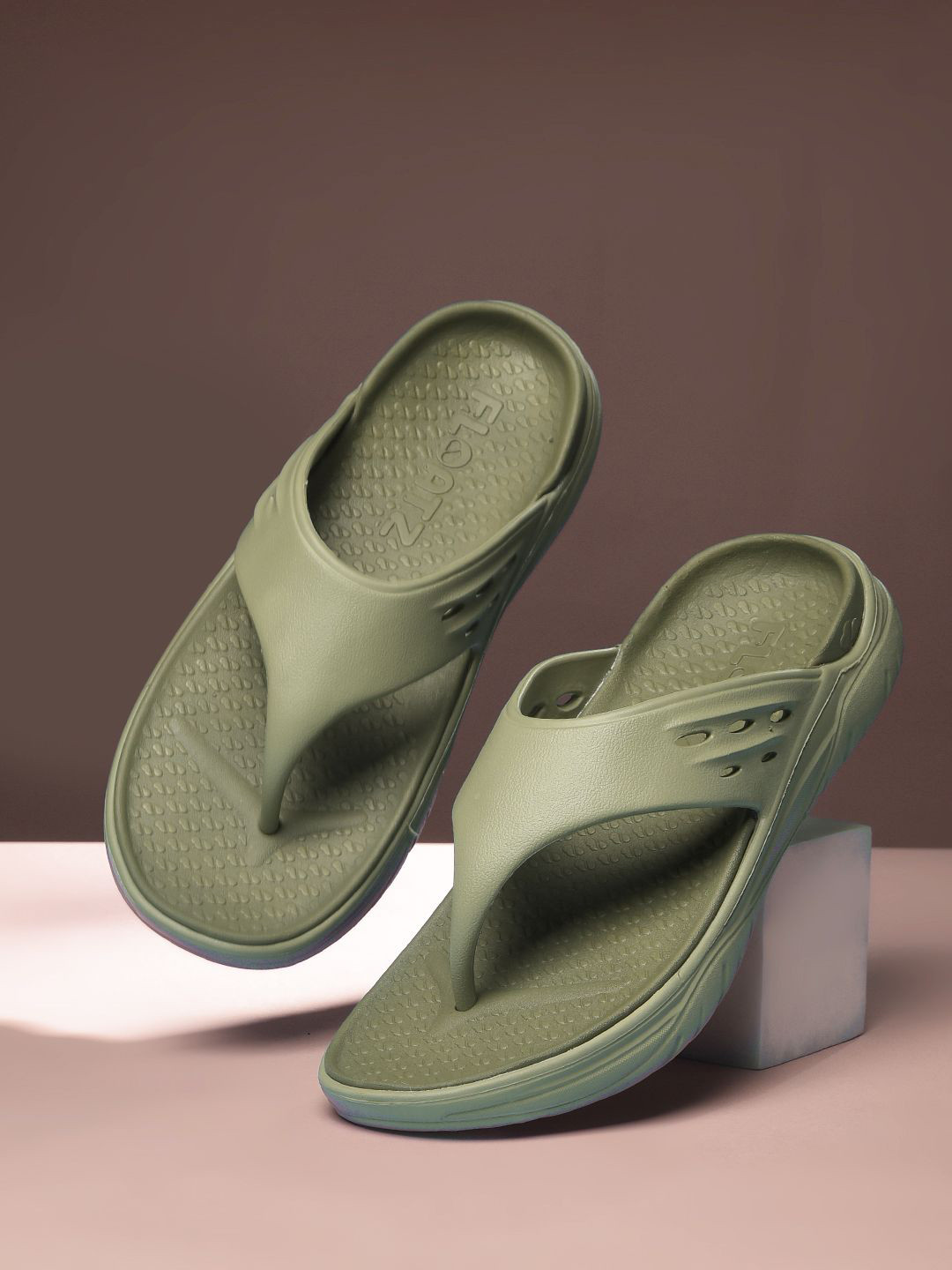 Floatz Men Lightweight Thong Flip-Flops