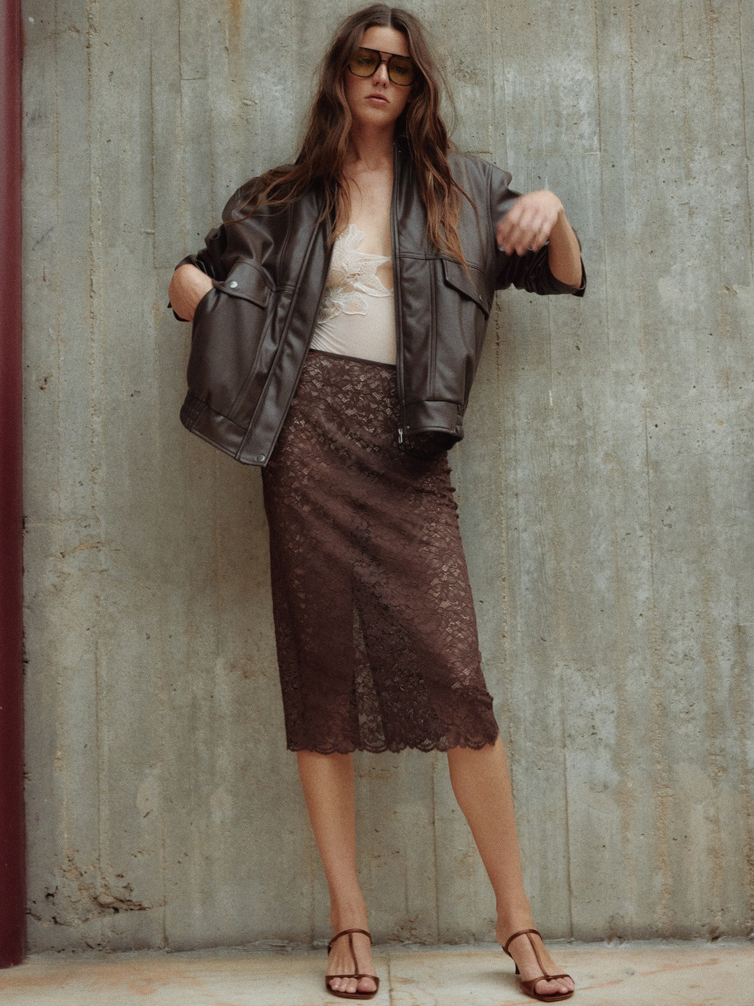 H&M Lace Pencil Skirt