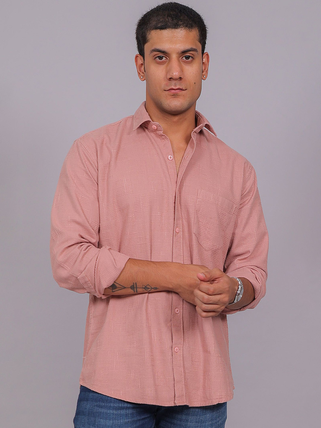 BLUEBIRD Textured Spread Collar Sharp Roll-Up Sleeves Cotton Shirt