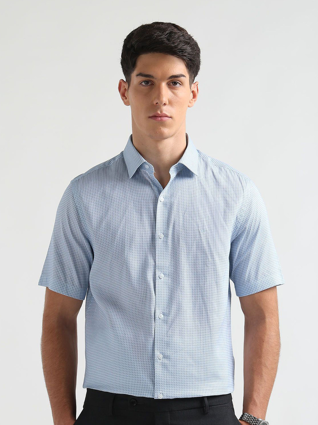 Arrow Men Liberty Classic Fit Micro Ditsy Printed Spread Collar Pure Cotton Casual Shirt