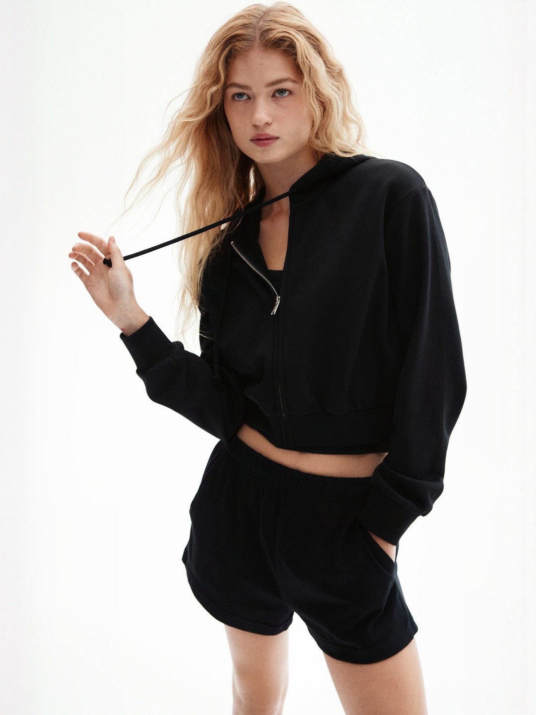H&M Women Solid Cropped Zip-Through Hoodie