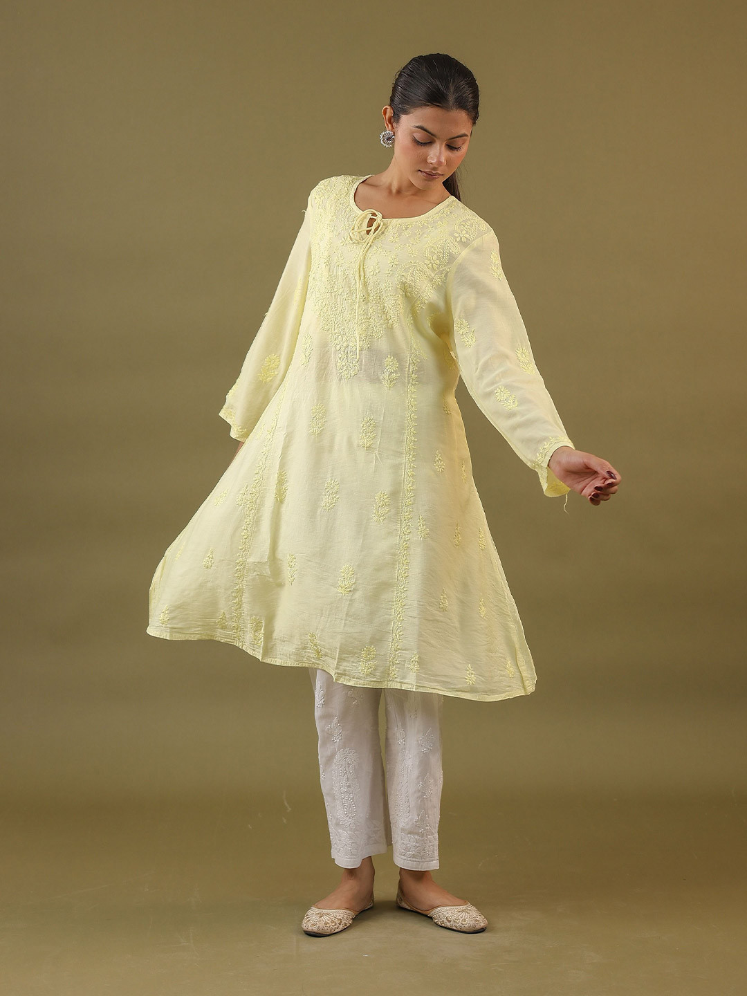 Janaki Apparels Women Embroidered Chikankari A-LIne Kurta