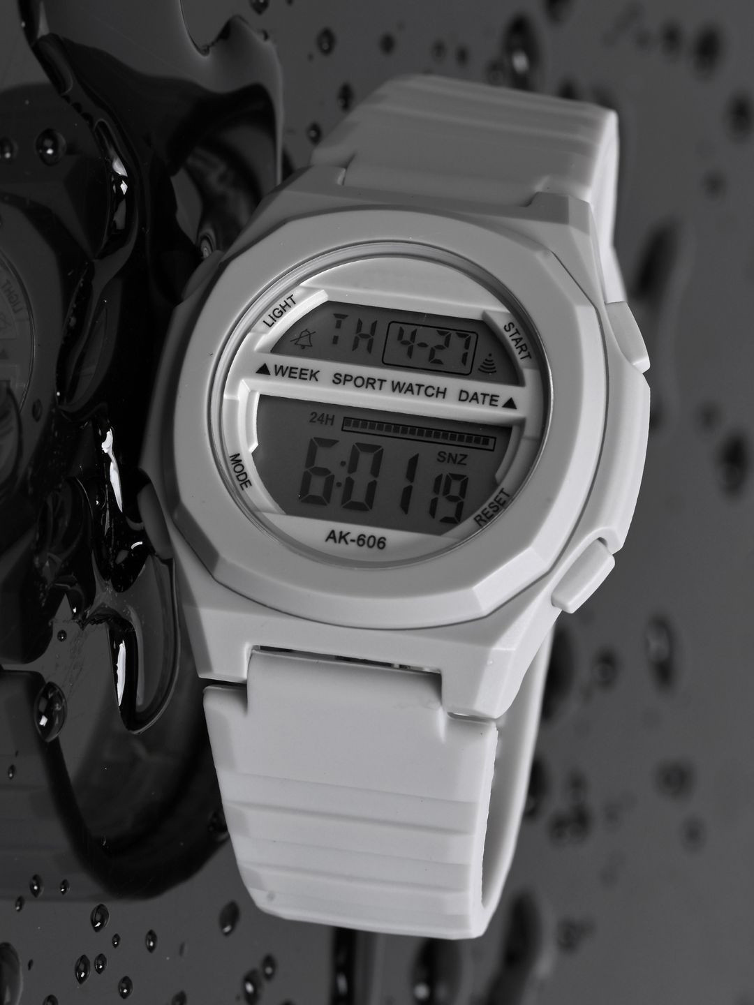 ON TIME OCTUS Kids Dial & Silicon Bracelet Style Straps Digital Watch DIGITAL-036 GREY