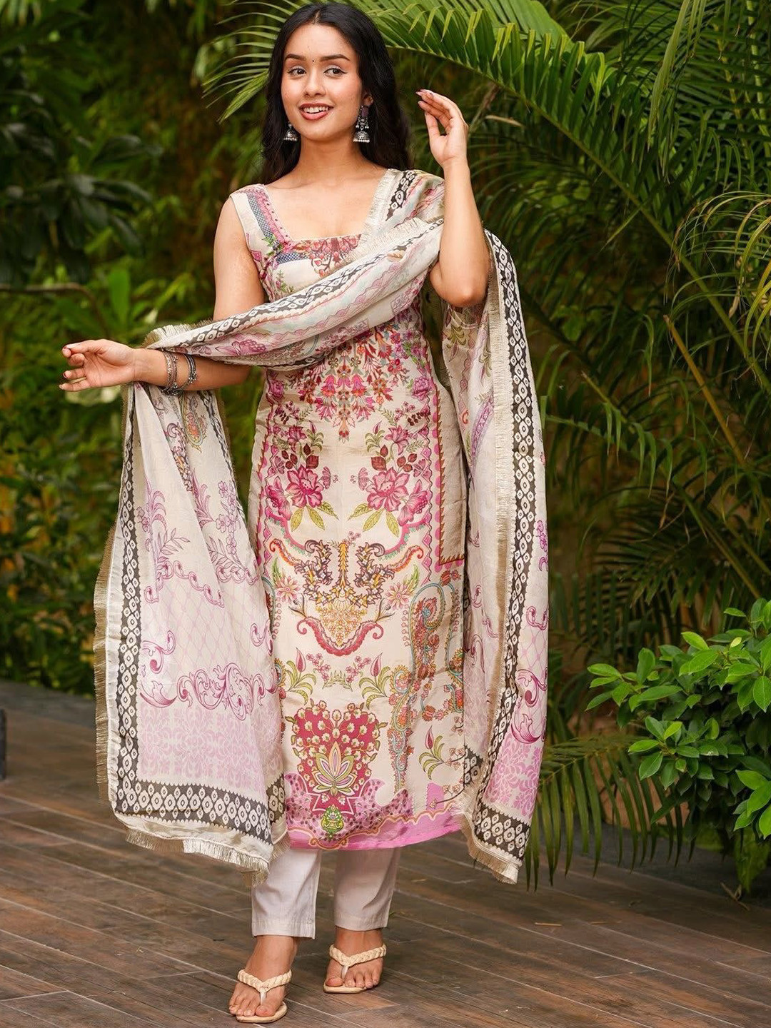 Brand Hill Ethnic Motifs Printed Silk Crepe Kurta With Trousers & Dupatta