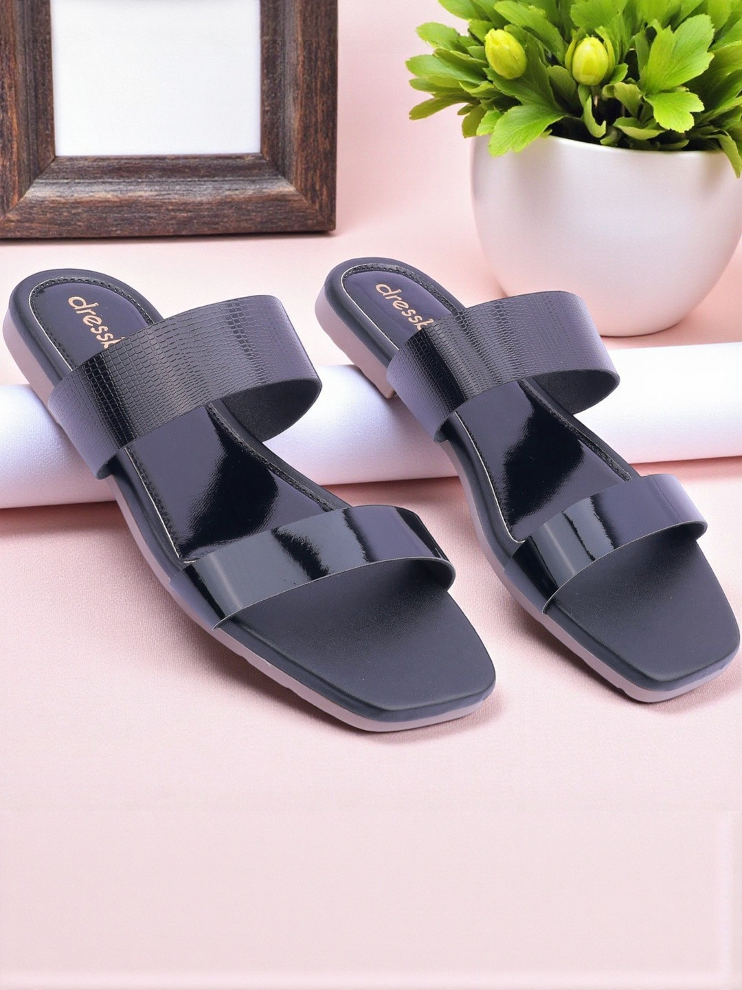 DressBerry Women Black Solid Synthetic Round Toe Open Toe Flats