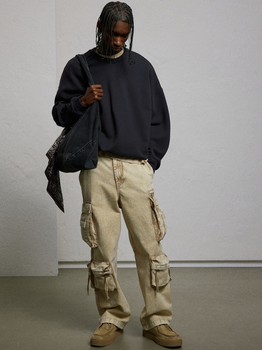 H&M Men Oversized Fit Washed Sweatshirt