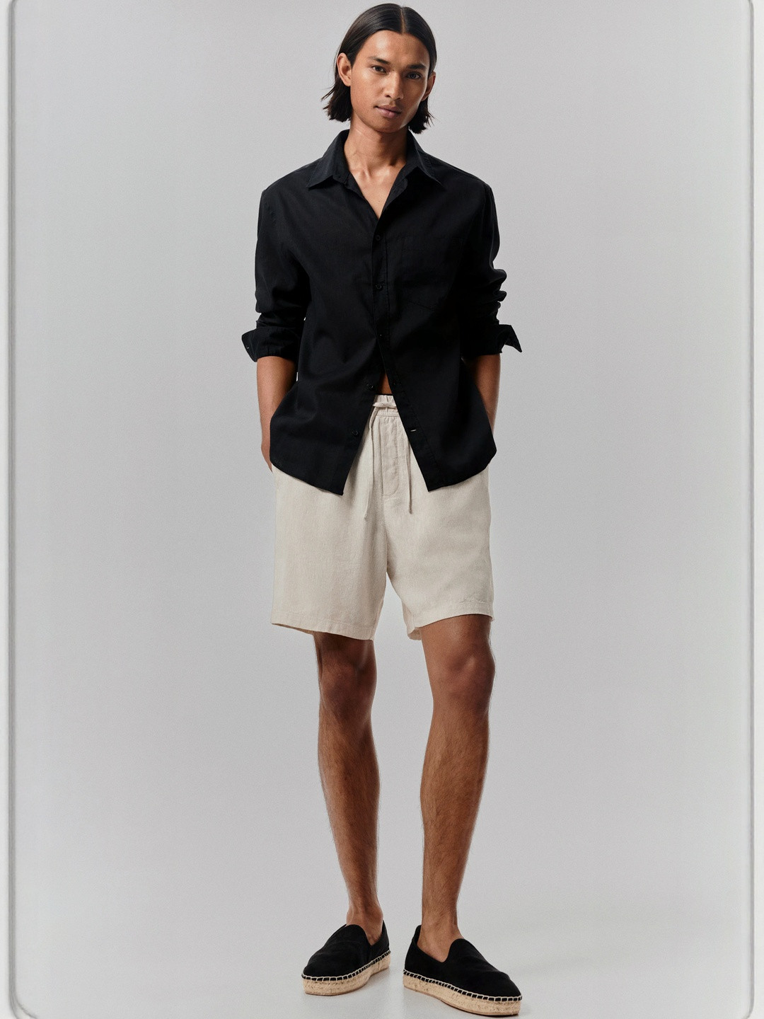 H&M Men Relaxed Fit Linen-Blend Shorts
