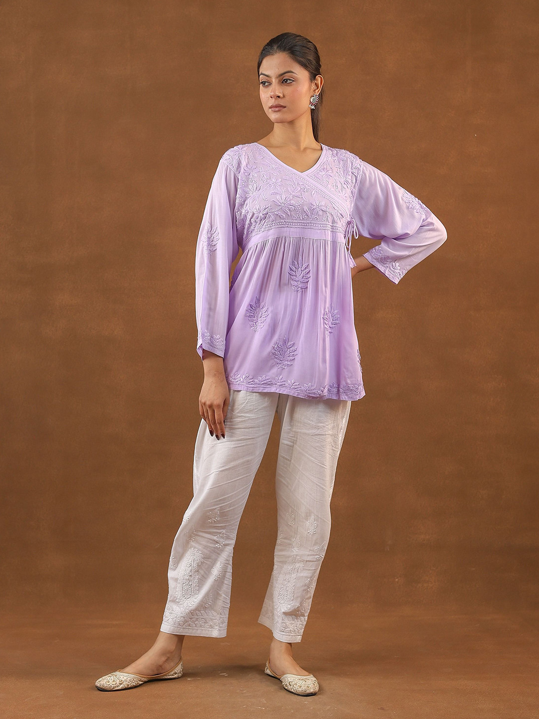 Janaki Apparels Women Embroidered Chikankari Cotton Kurti