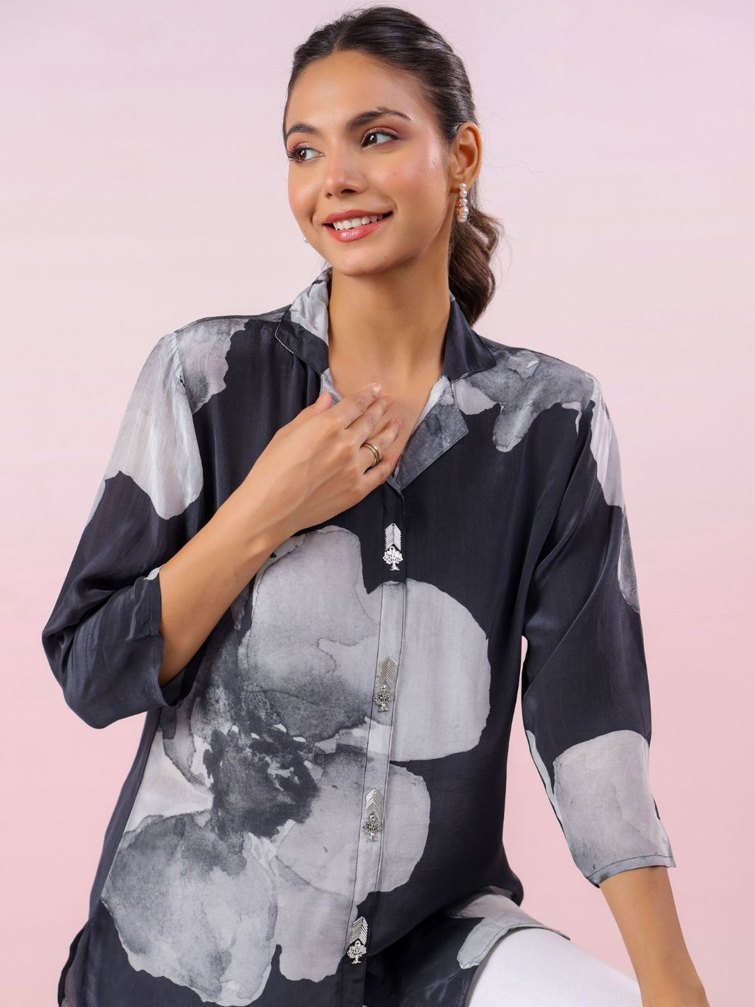 KALINI Women Black Printed Shirt Collar Floral Print Russian Silk Tunic