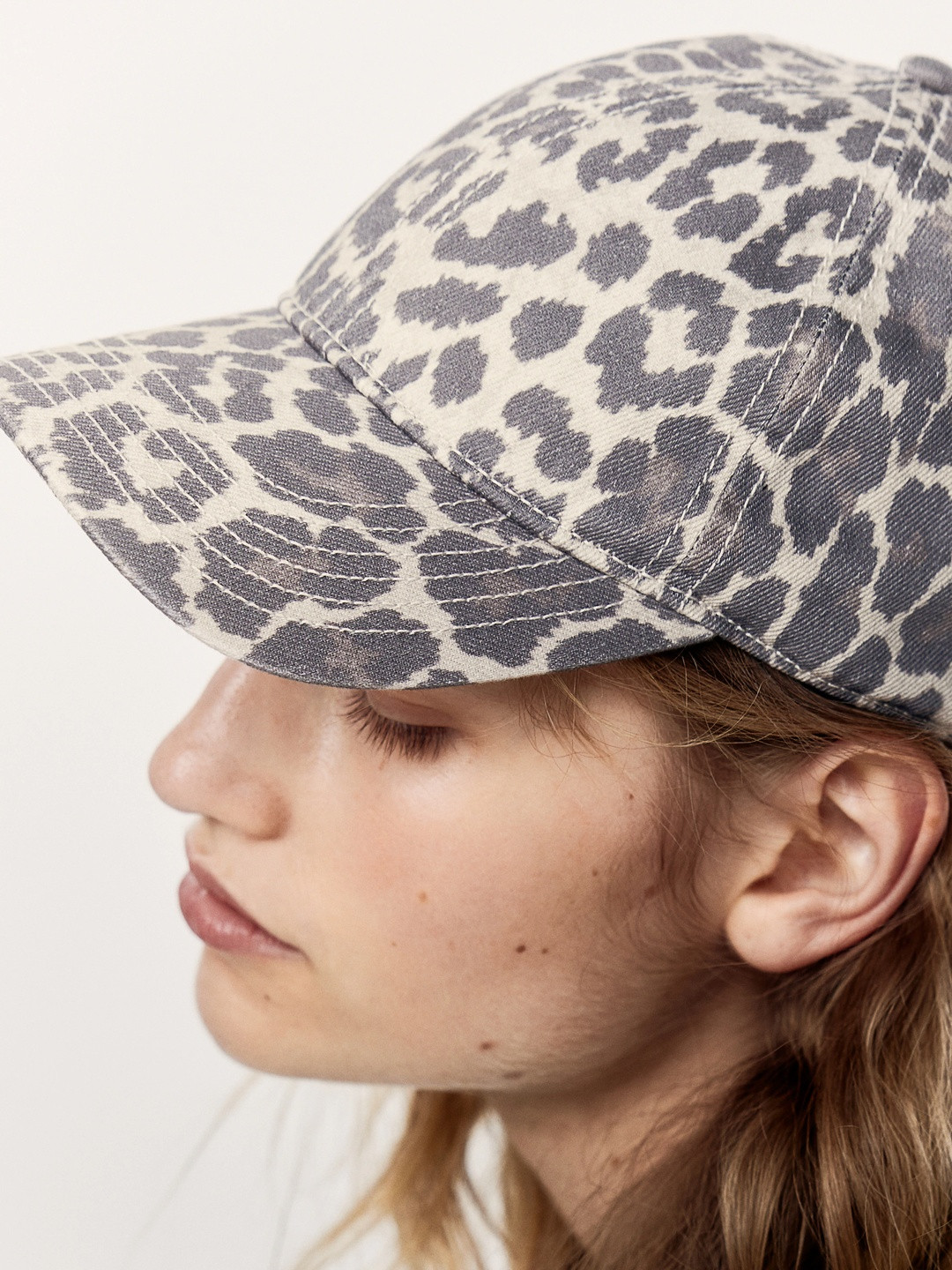 H&M Women Washed-Look Twill Cap