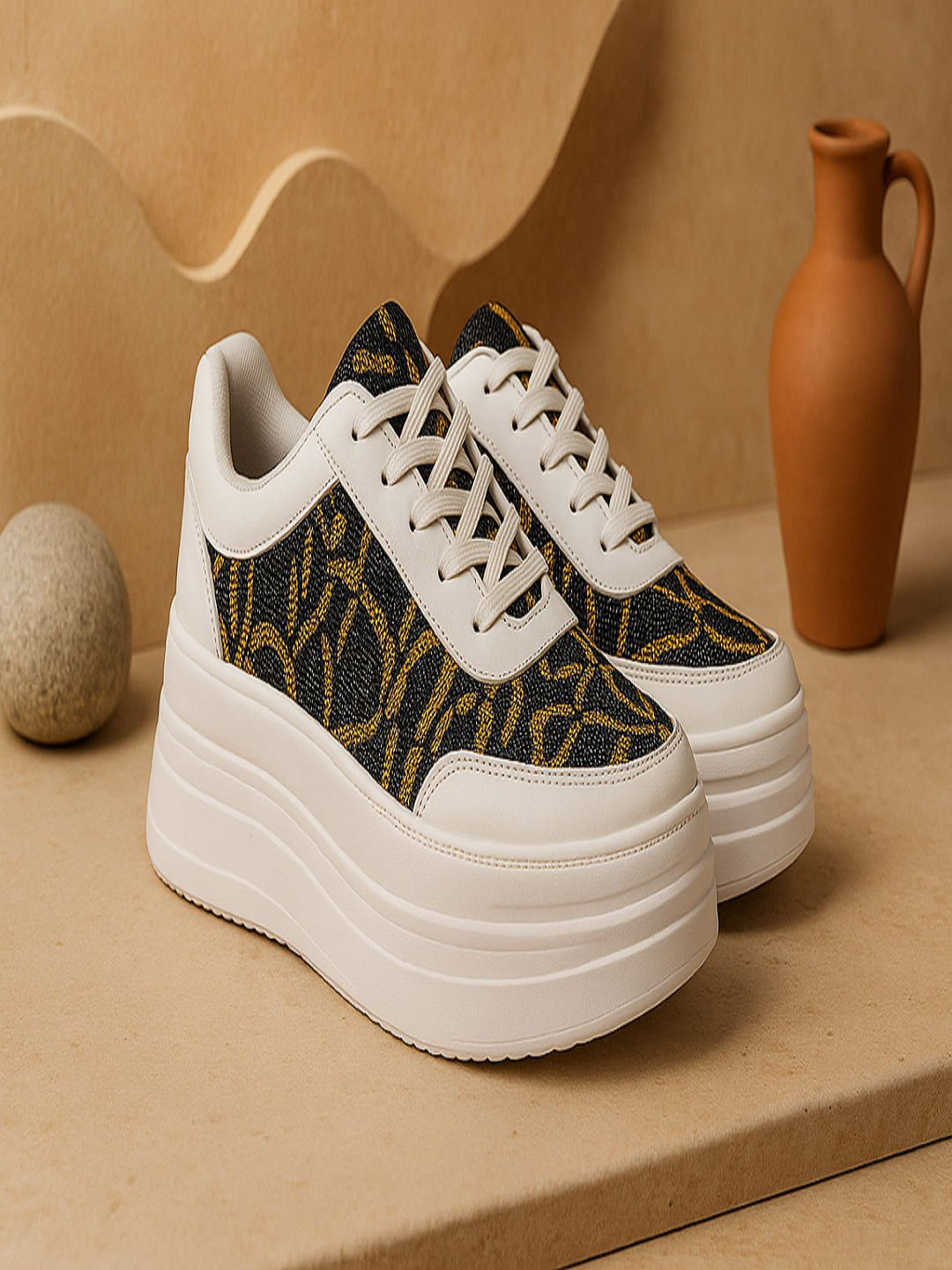 BLINDER Women Colourblocked Sneakers