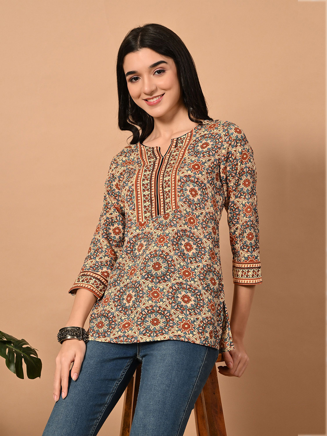 DORIYA Women V-Neck Floral Printed Pure Cotton Kurti