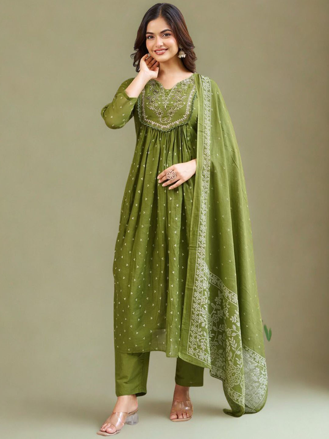 FAST FASHIONS Women Ethnic Motifs Embroidered Tiered Thread Work Kurta with Trousers & With Dupatta