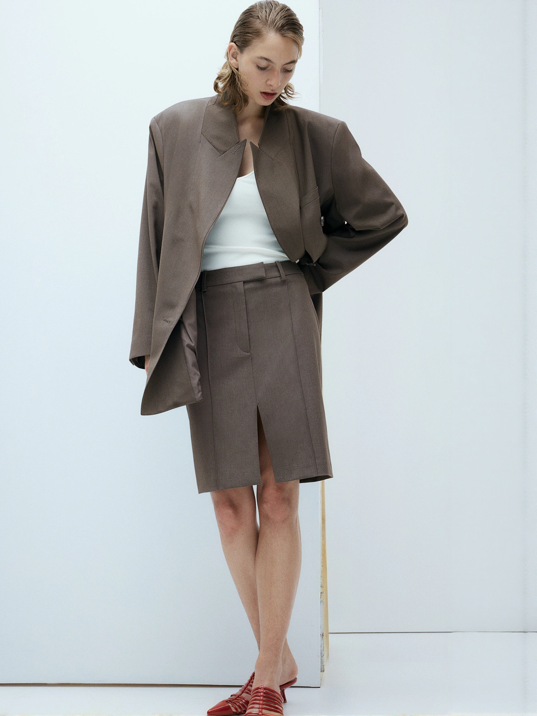 H&M Women Knee Length Straight Skirts